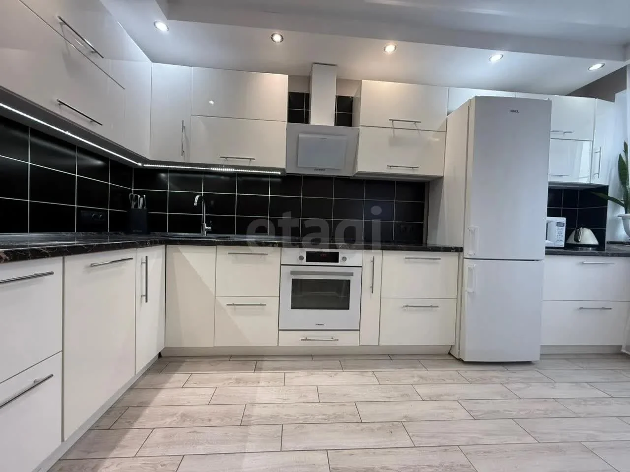 2-к квартира, 64.5м² (Московская улица, 131к2) - миниатюра 3