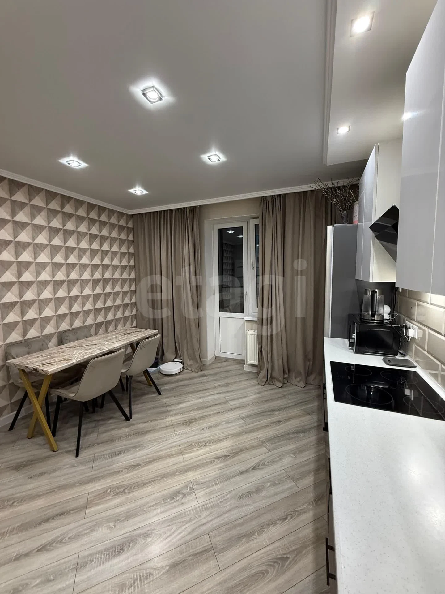 2-к квартира, 76м² (улица имени Сергея Есенина, 110/2) - миниатюра 7