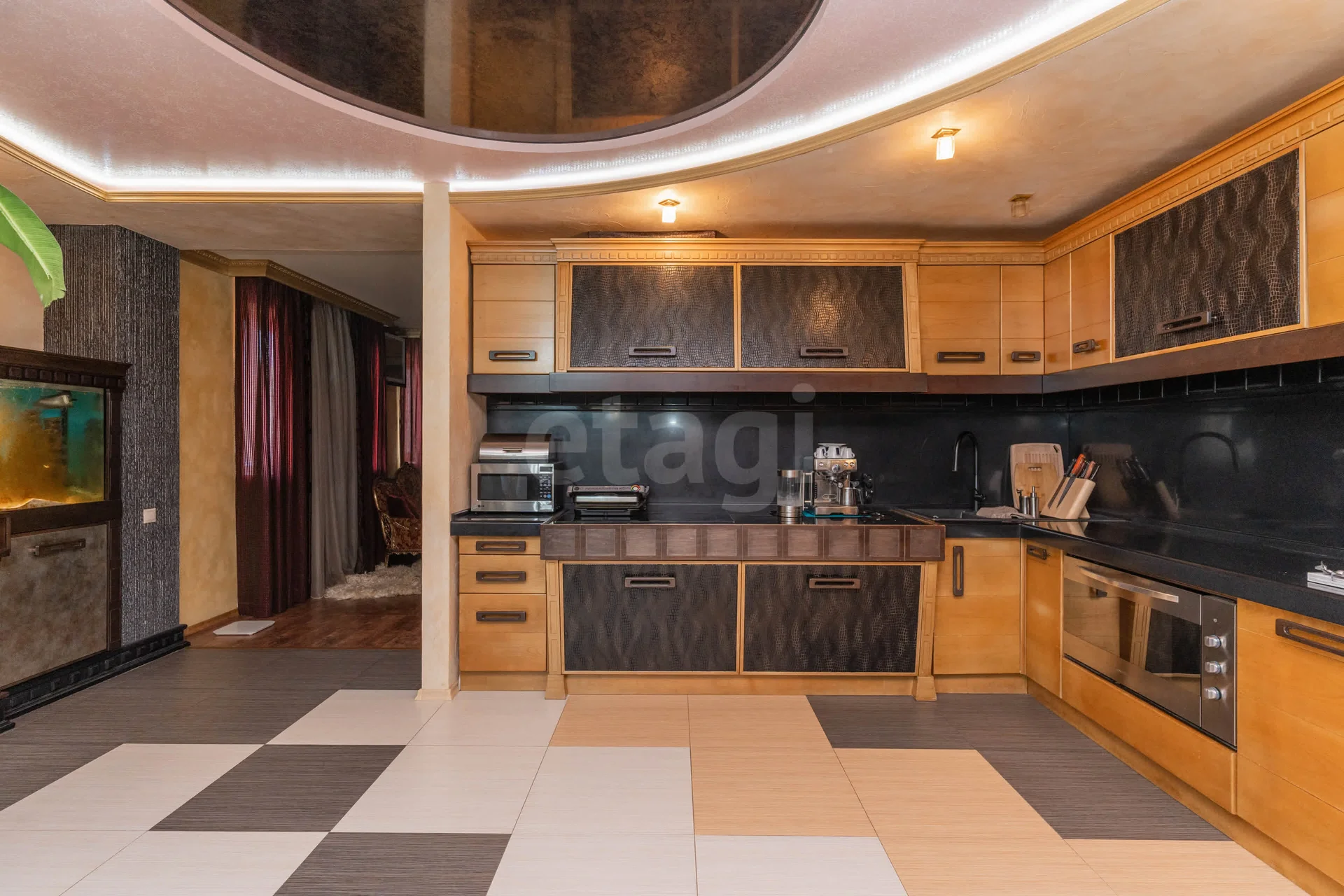 3-к квартира, 207.3м² (улица Фёдора Лузана, 19) - миниатюра 26