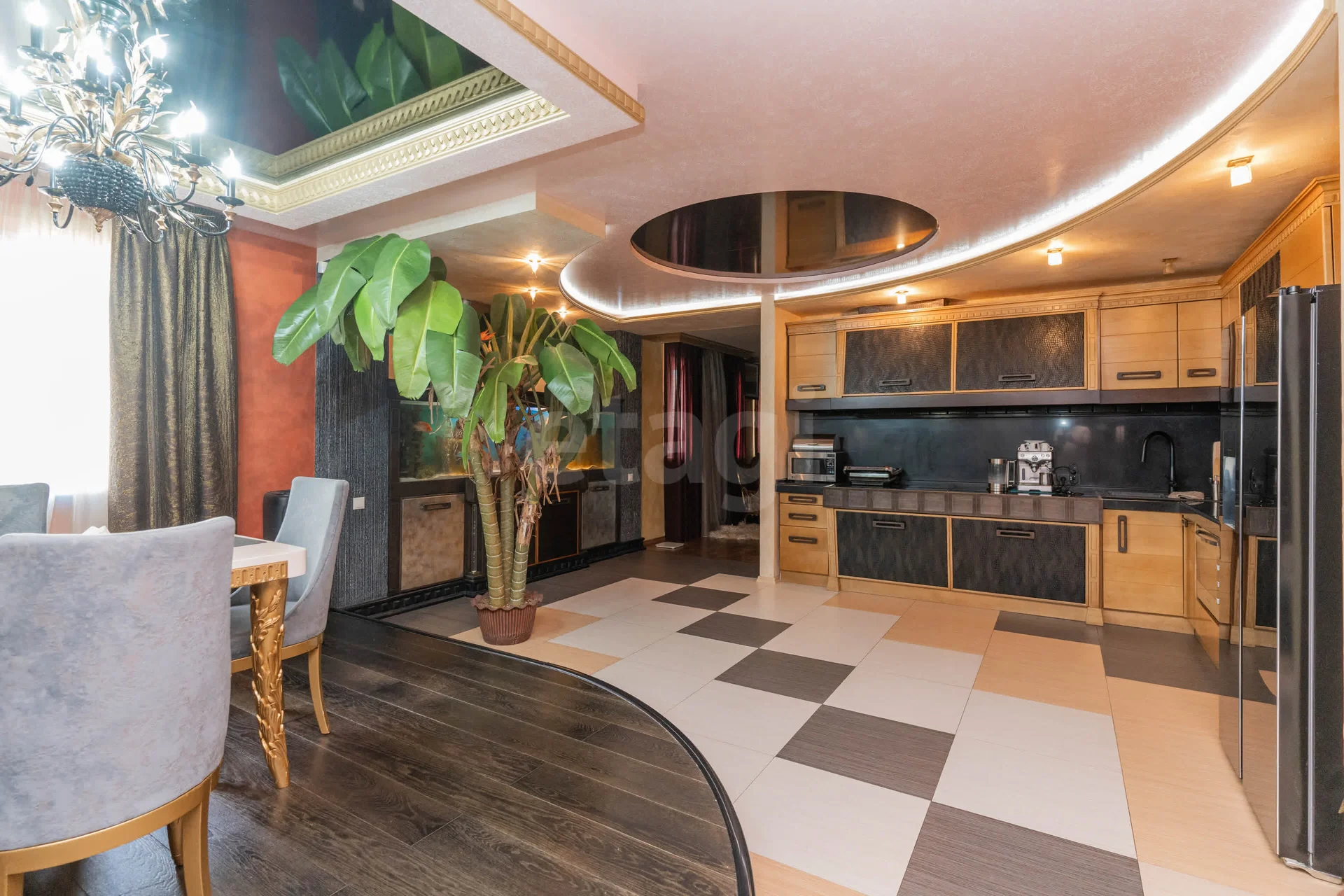 3-к квартира, 207.3м² (улица Фёдора Лузана, 19) - миниатюра 28