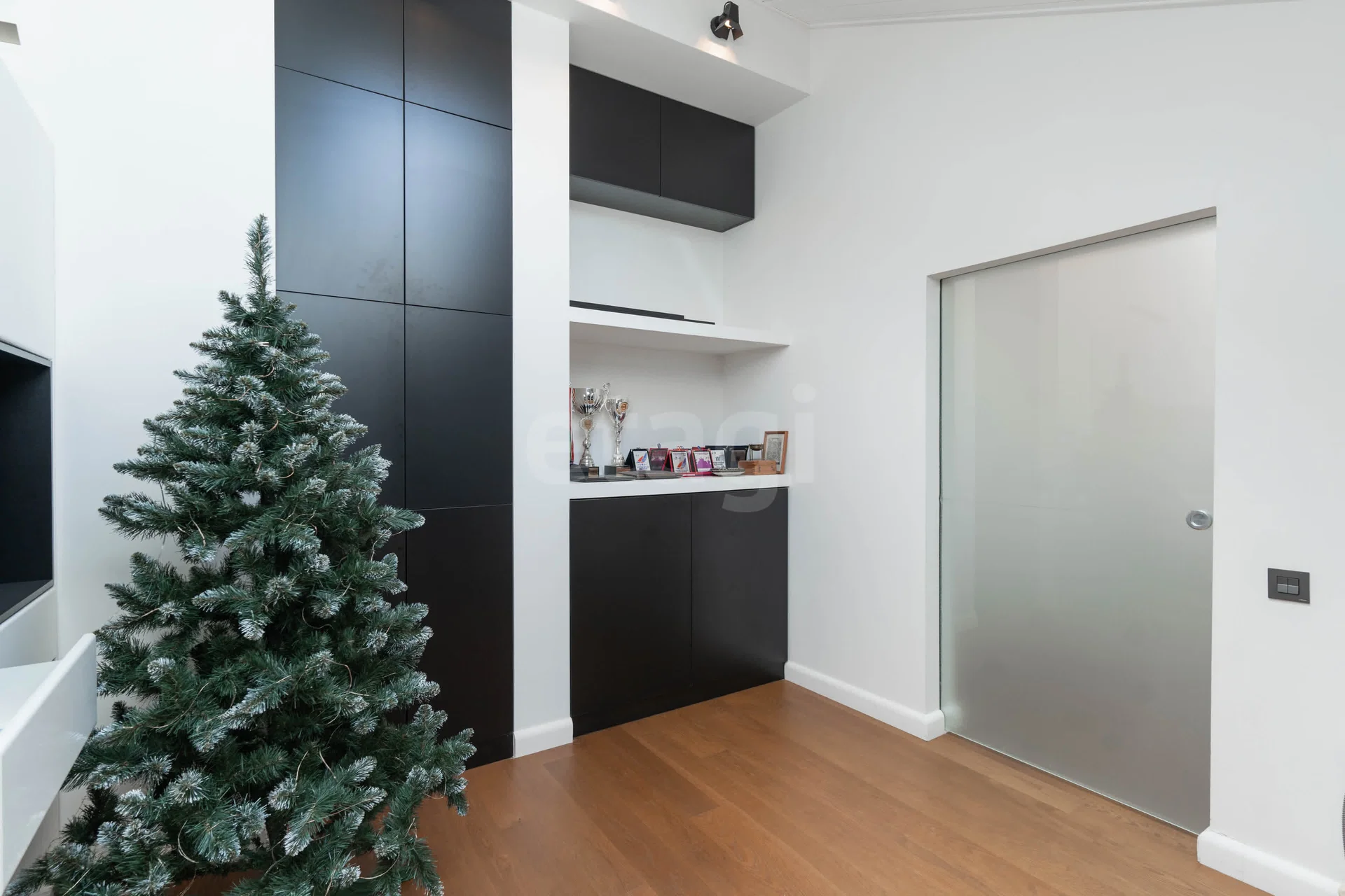 3-к квартира, 149.9м² (улица Дзержинского, 35) - миниатюра 32
