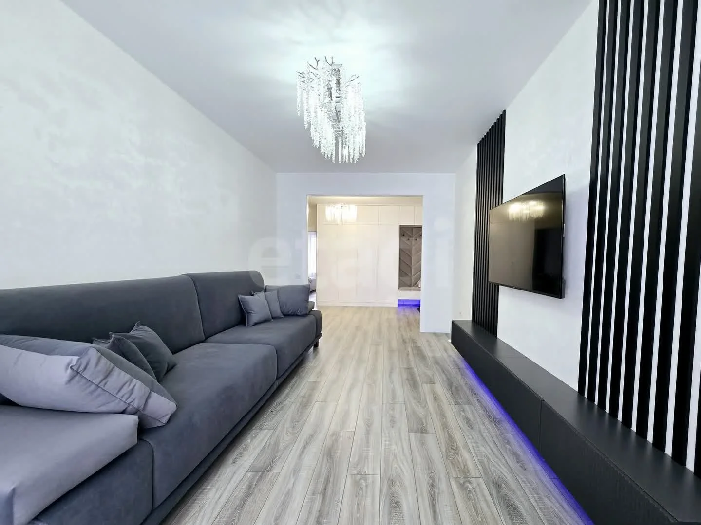 3-к квартира, 82.3м² (улица Григория Булгакова, 16) - миниатюра 2