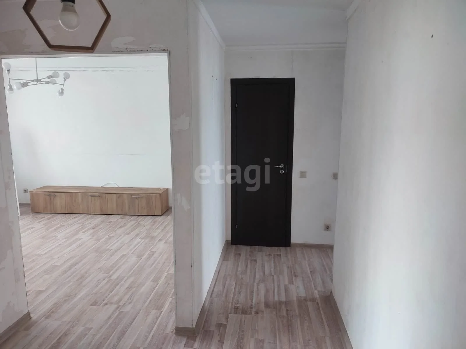 2-к квартира, 53.5м² (улица Николая Радькова, 108) - миниатюра 3