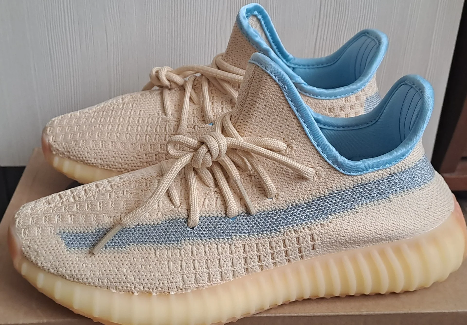 Женские кроссовки Nike yeezy boost - изображение 1
