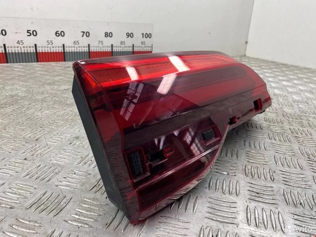 Фонарь крышки багажника правый BMW X7 G07 - миниатюра 2