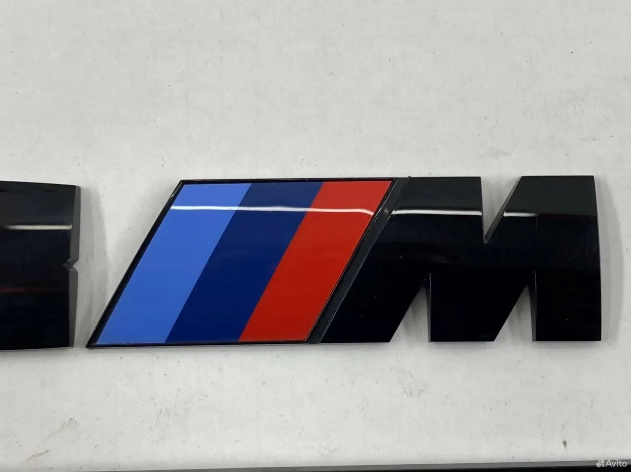 Значок (эмблема) крышки багажника BMW F97 - миниатюра 2