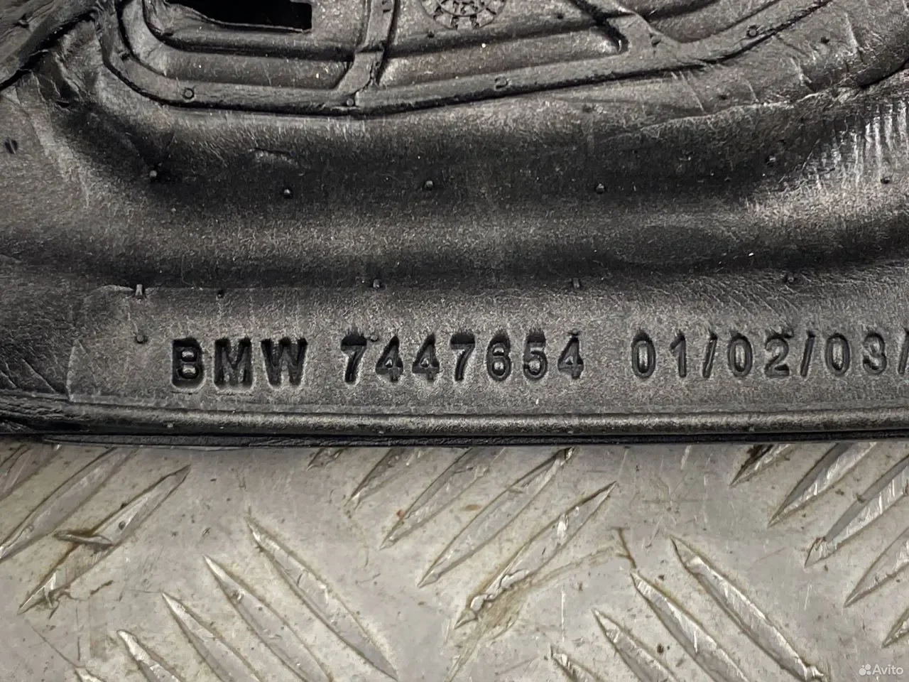 Уплотнитель зеркала правый BMW G07 - изображение 1