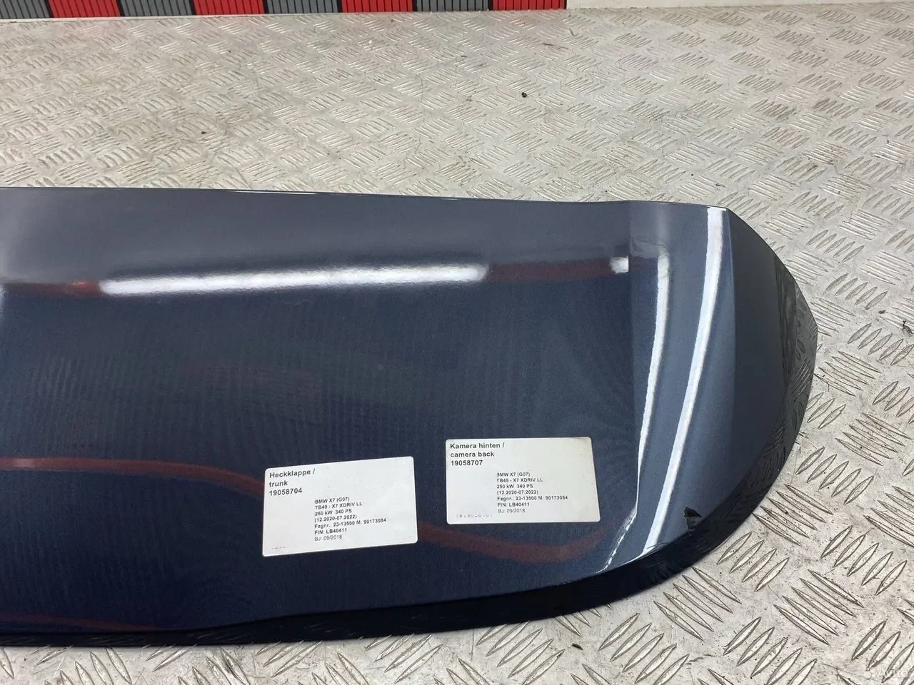 Спойлер крышки багажника BMW X7 G07 - миниатюра 4