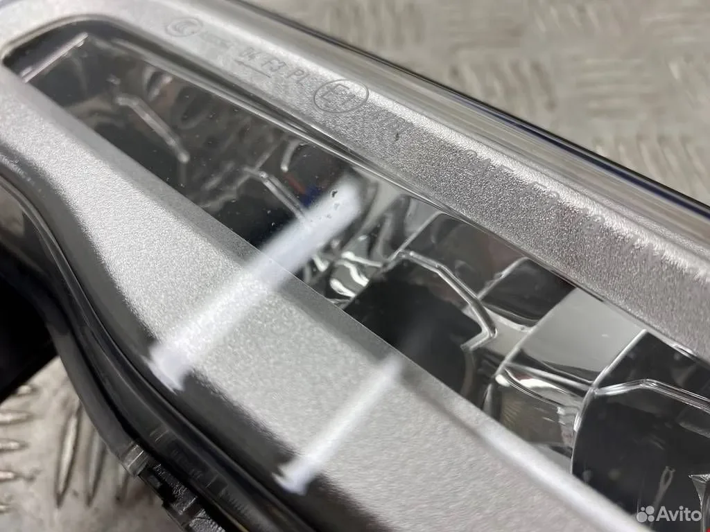 Фара противотуманная правая BMW X7 G07 - миниатюра 2