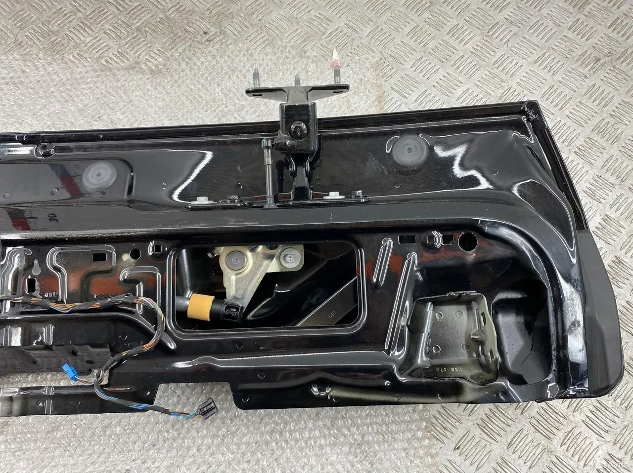Крышка багажника BMW X7 G07 LCI - миниатюра 6