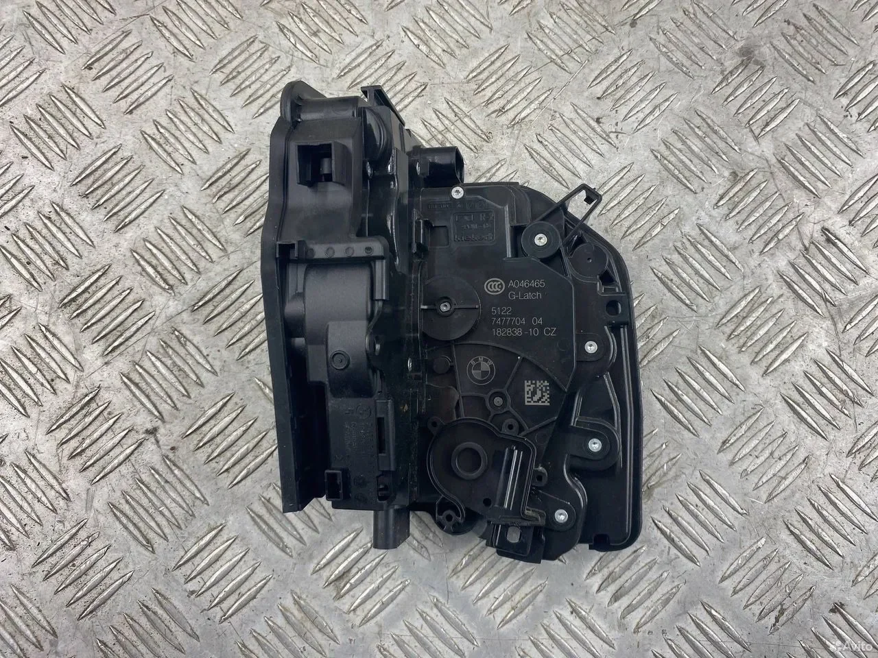 Замок под доводчик задний правый BMW X5M F95 2023 - изображение 1