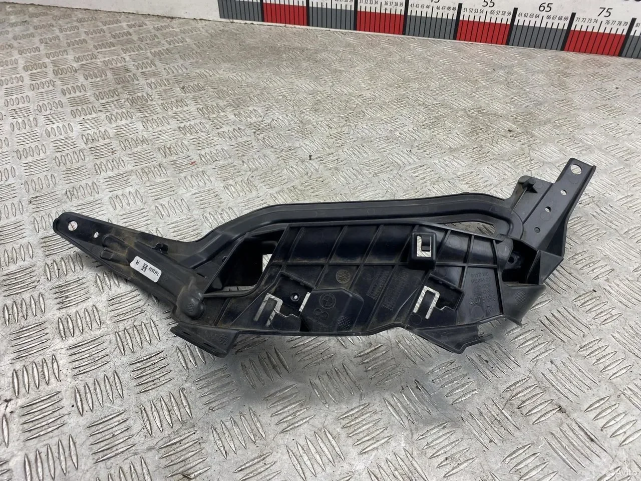 Кронштейн насадки глушителя правый BMW G07 LCI - миниатюра 2