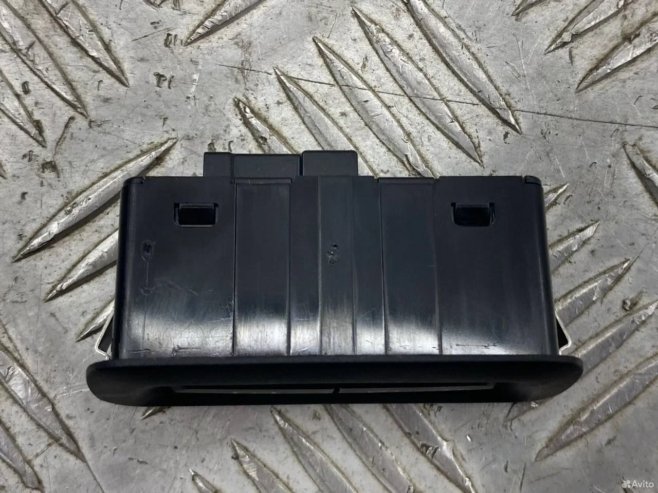 Кнопка открытия багажника BMW G30/G31 - миниатюра 3