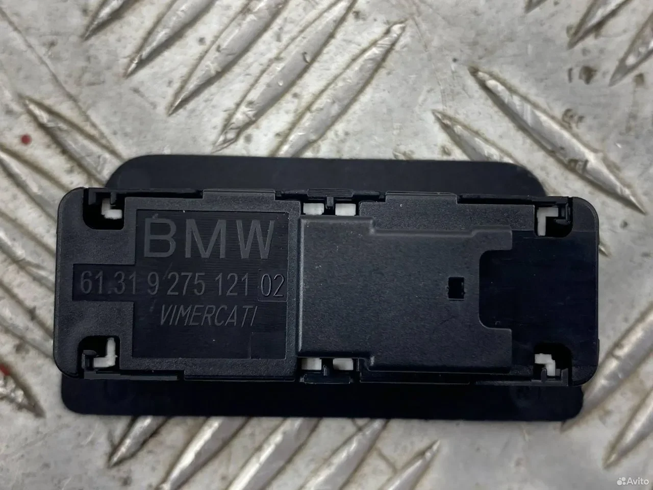 Кнопка открытия багажника BMW G30/G31 - миниатюра 4
