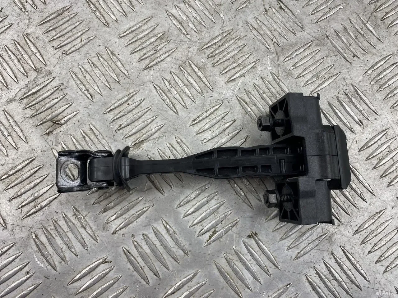 Ограничитель открывания двери задней BMW G30/G31 - миниатюра 2