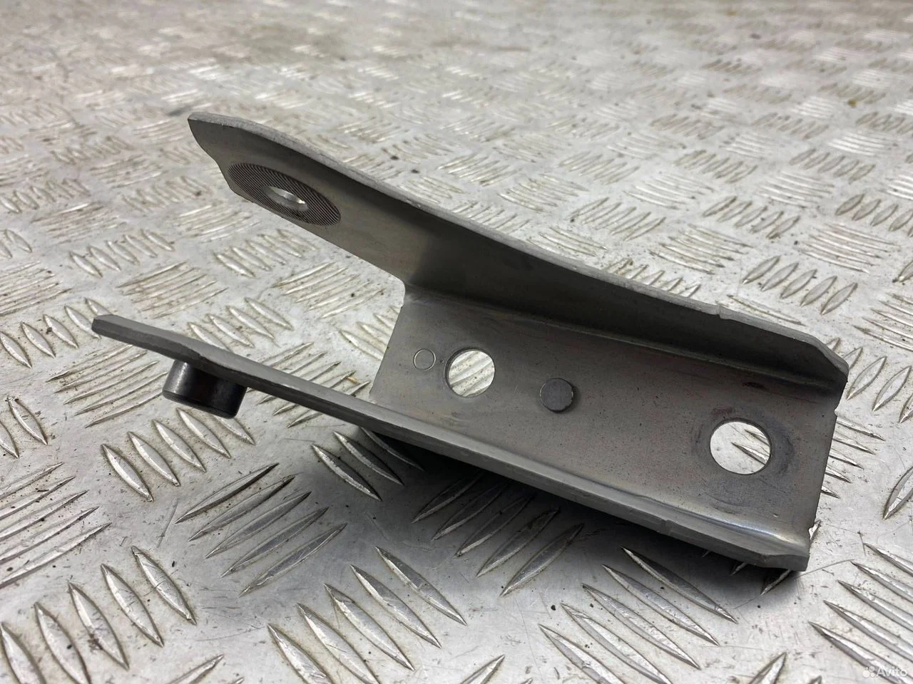 Кронштейн балки правый BMW G05 LCI - миниатюра 4