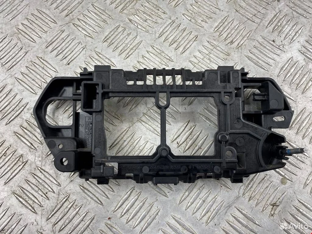 Кронштейн (крепление) BMW G06 - миниатюра 2