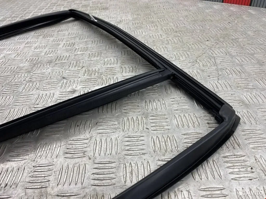 Уплотнитель стекла двери задний правый BMW X5 G05 LCI - миниатюра 7