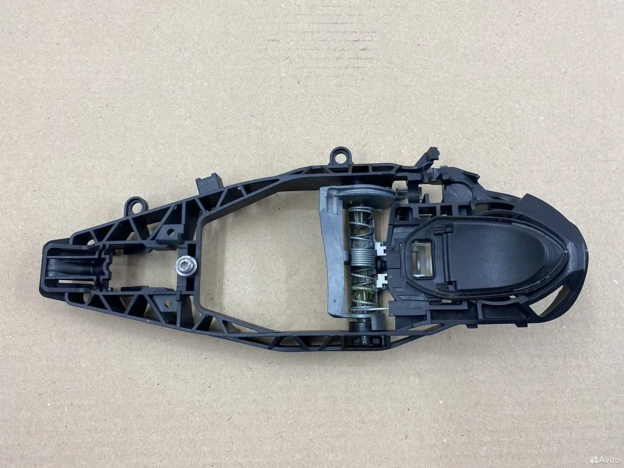 Скелет ручки двери задней правой BMW G01 LCI - изображение 1