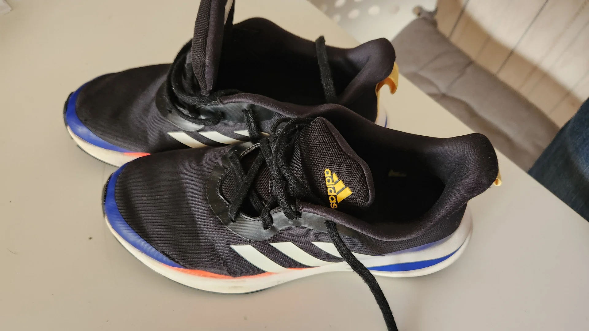 Кроссовки Adidas 39.5 - миниатюра 3