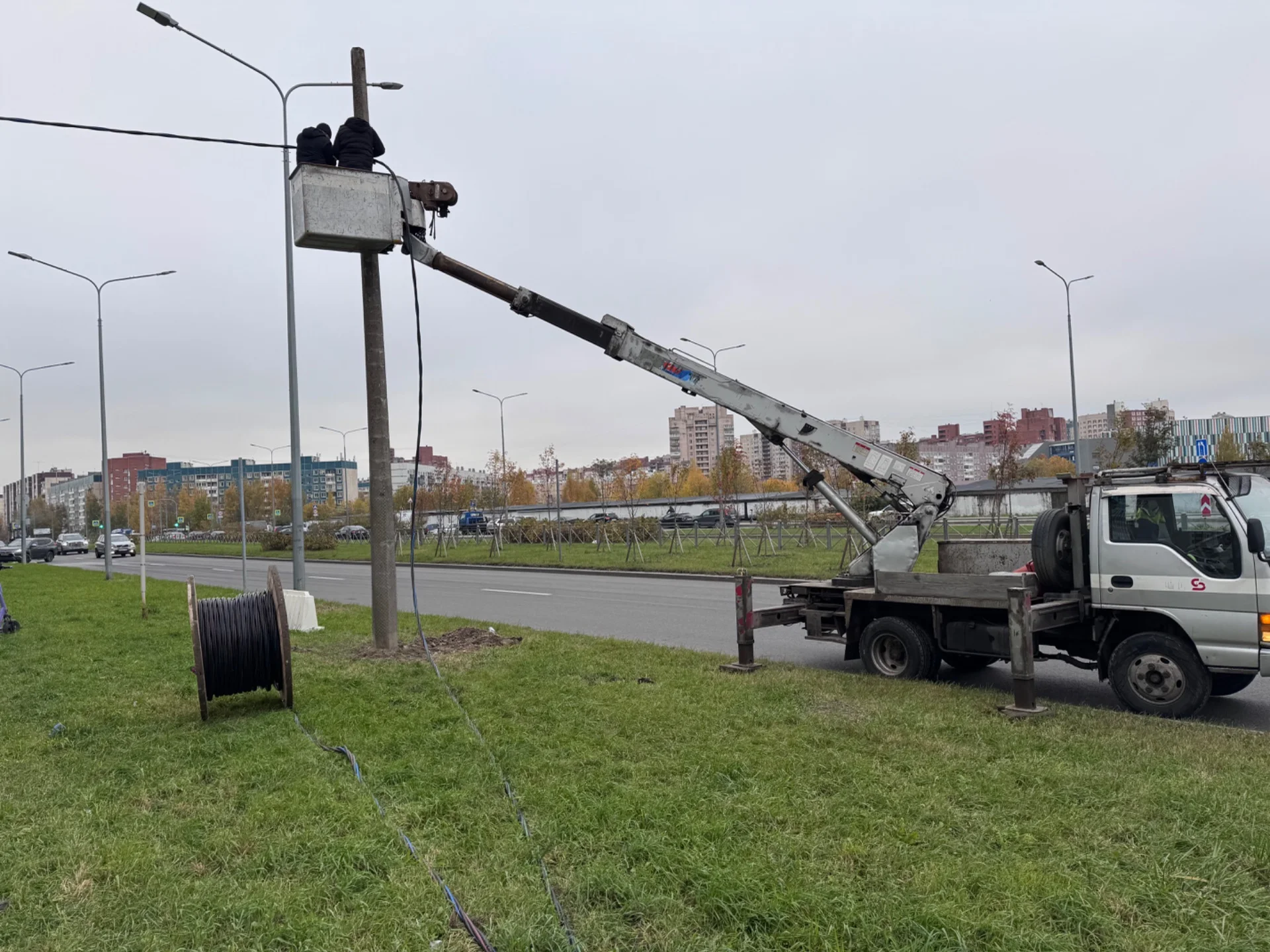 Услуги автовышки агп автогидроподъемник - миниатюра 8