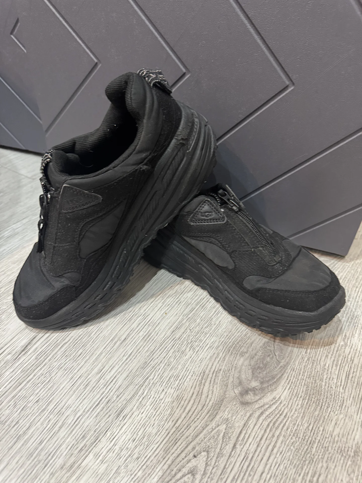 Кроссовки UGG - миниатюра 3
