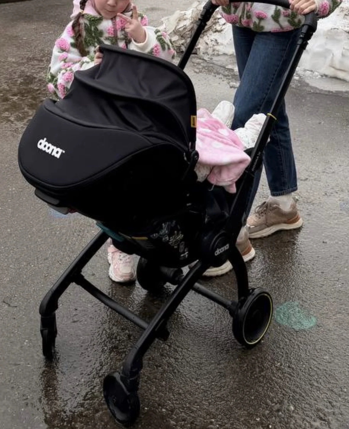 Автокресло-коляска Doona X 2 в 1 + база ISOFIX - изображение 1
