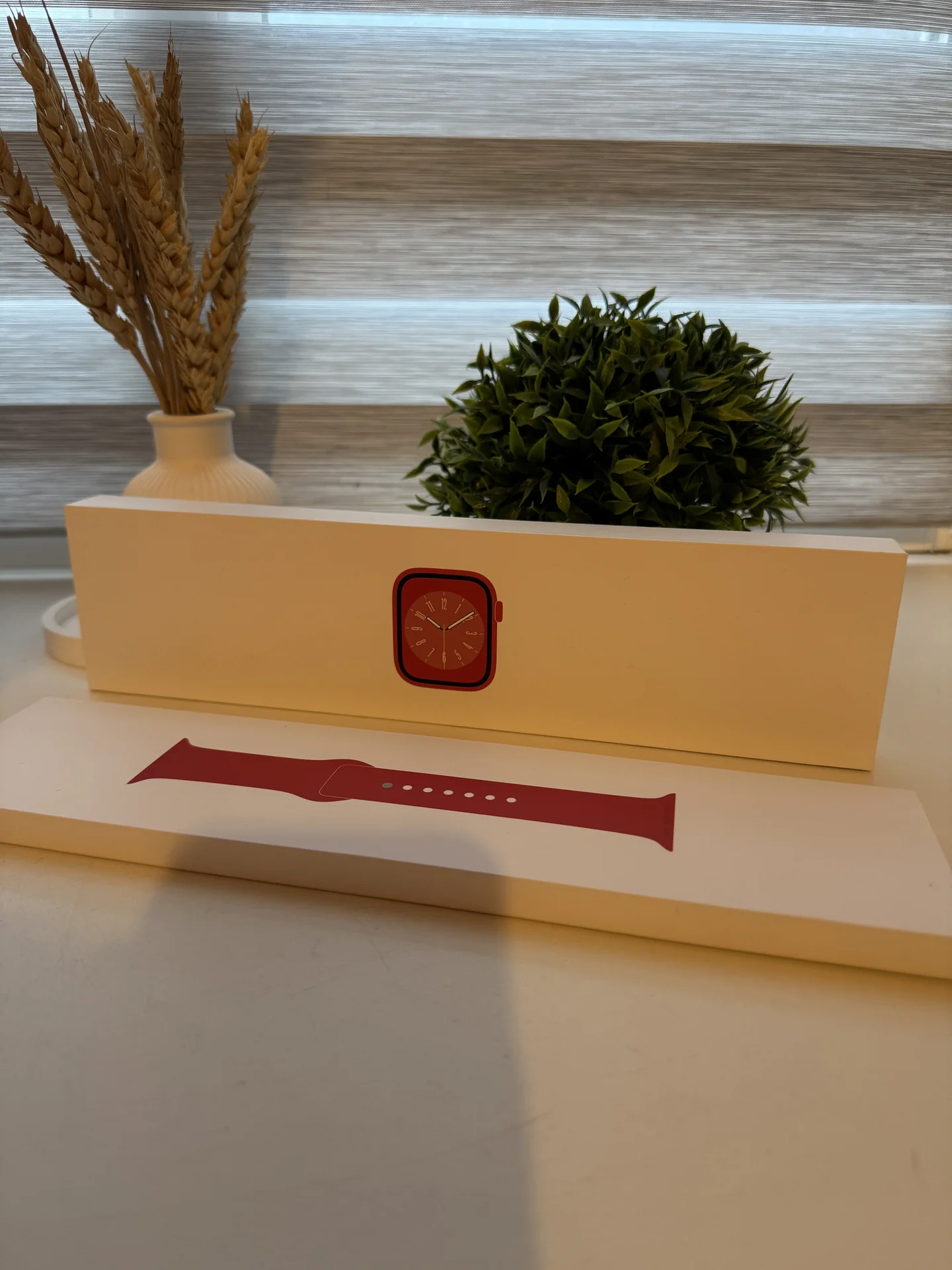 Apple Watch Series 8 41mm Red - миниатюра 2