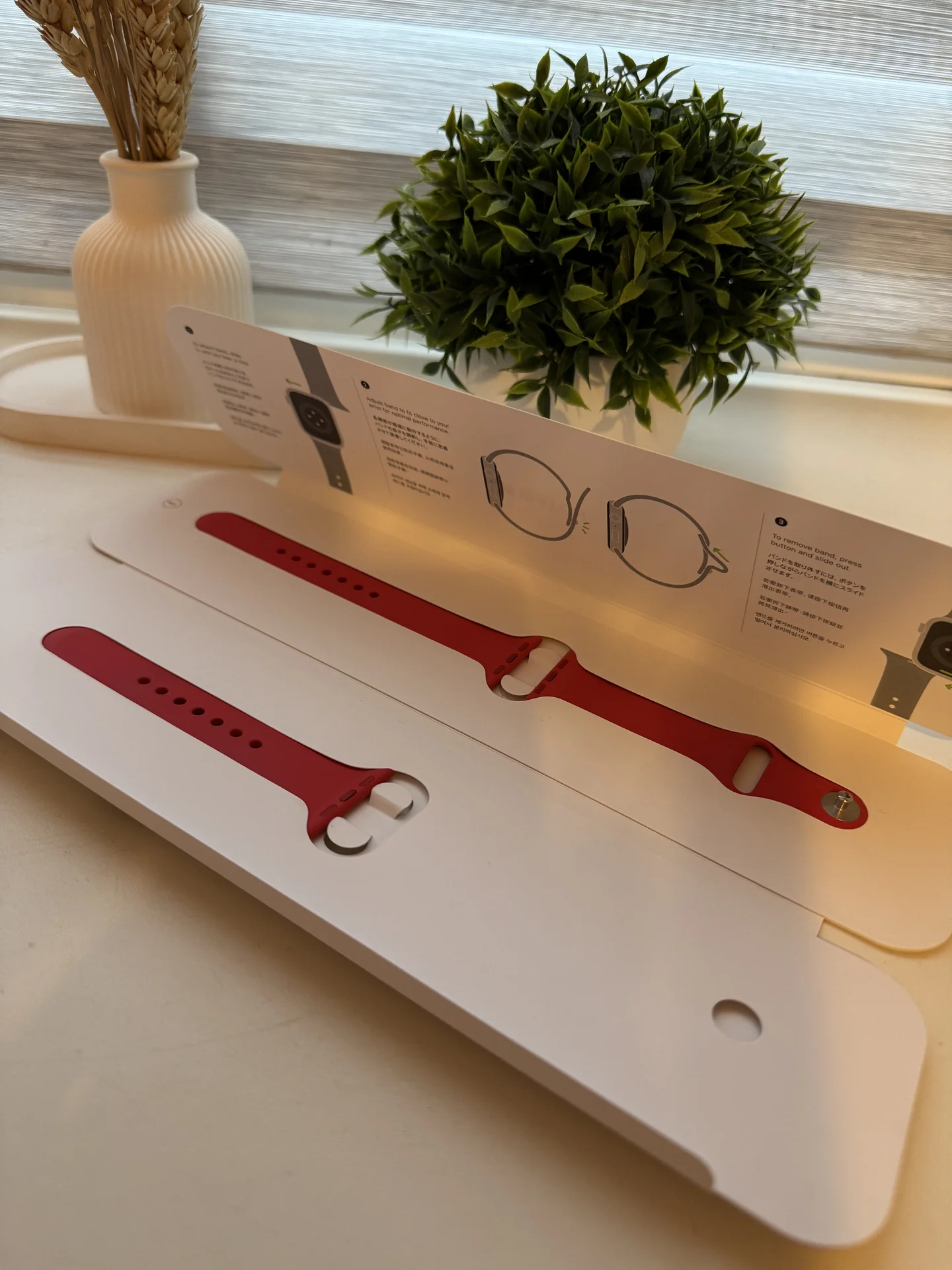 Apple Watch Series 8 41mm Red - миниатюра 3