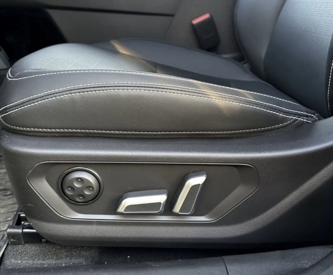 Установка электропривода багажника Haval Jolion - миниатюра 4