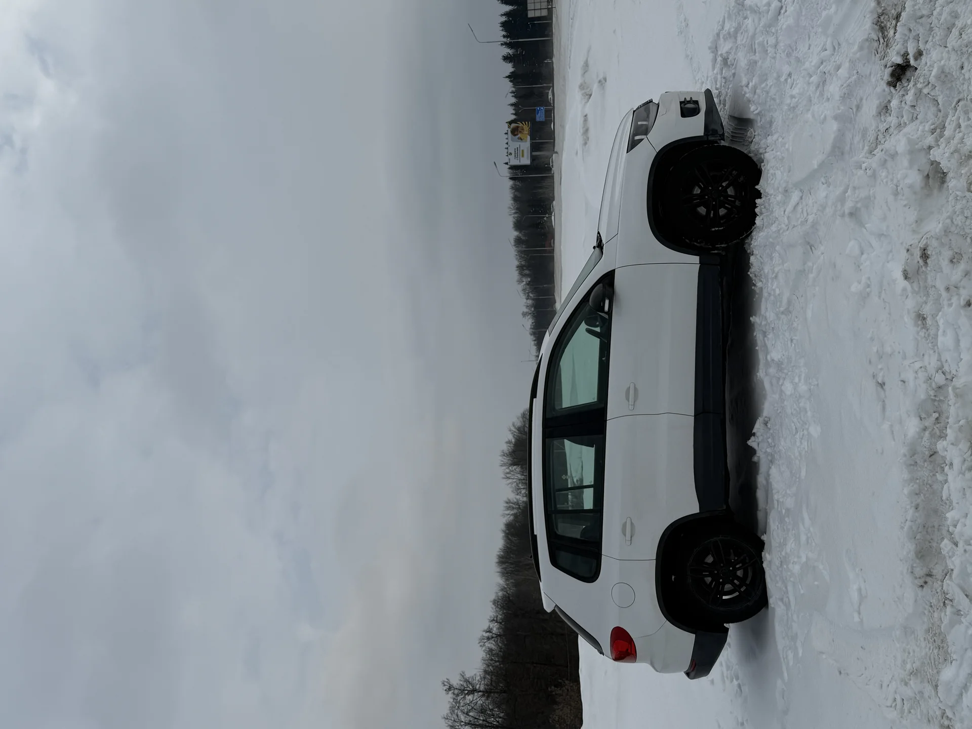 Volkswagen Tiguan - миниатюра 3
