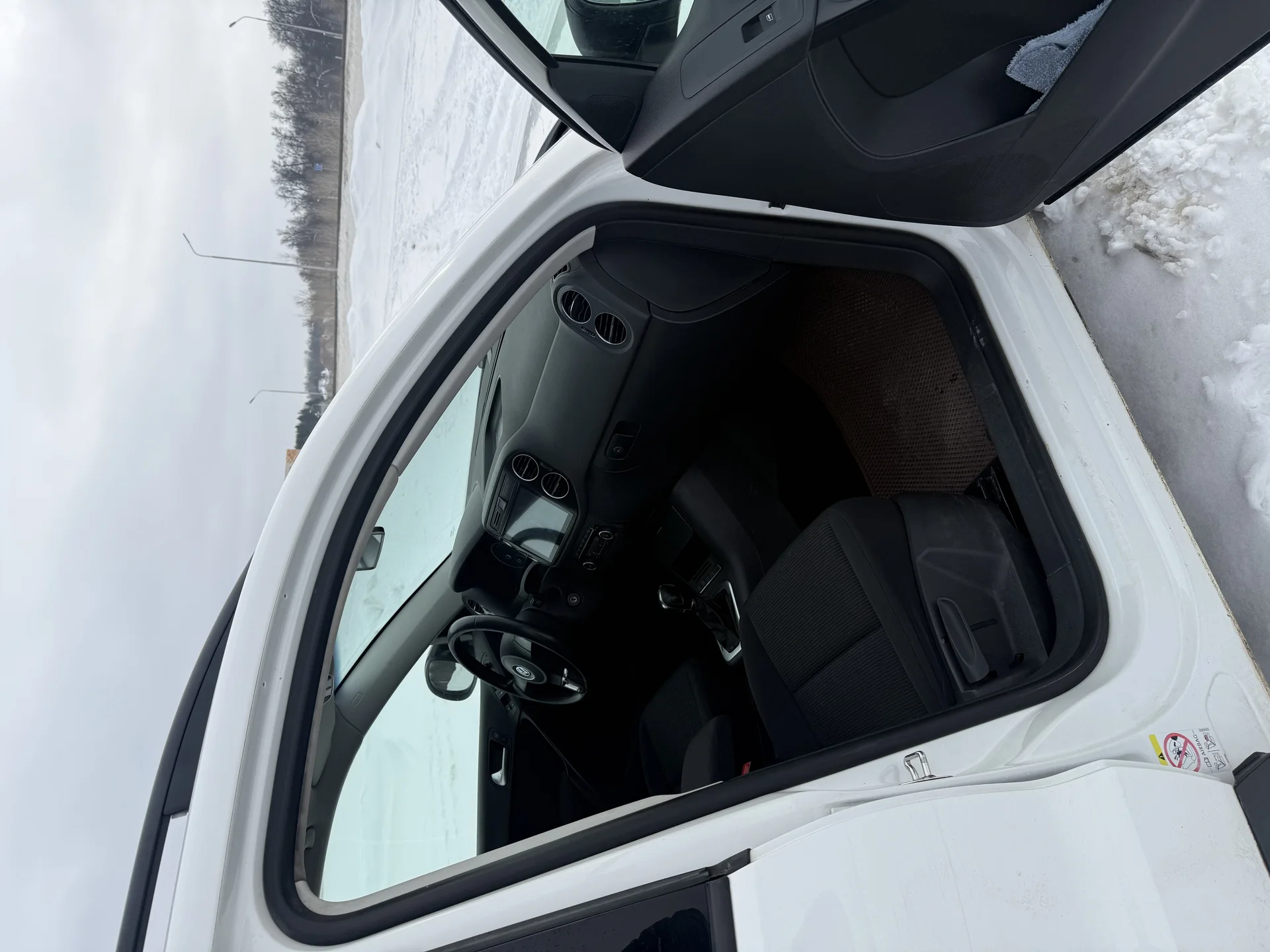 Volkswagen Tiguan - миниатюра 11