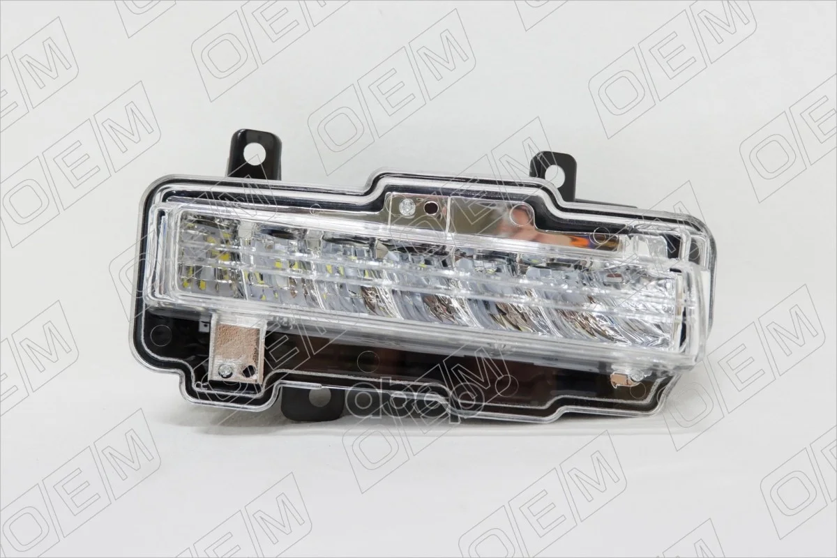Ходовой огонь правый Mitsubishi Pajero 4 2014-нв - изображение 1