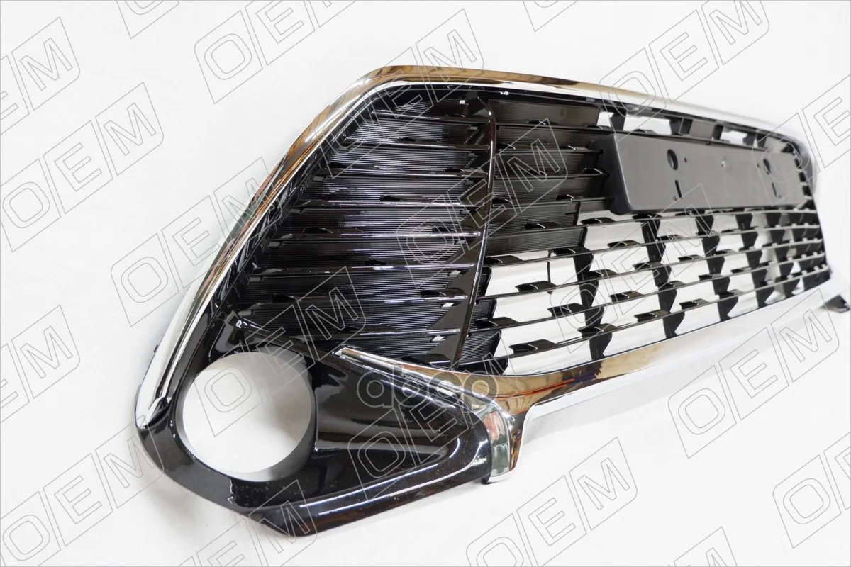 Решетка в бампер нижняя Toyota Camry 7 XV50 - миниатюра 3
