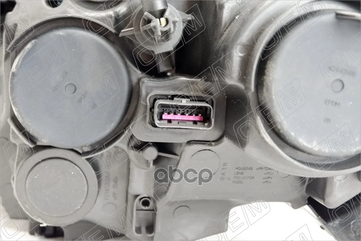 Фара правая Nissan Terrano D10 2014-2017, - миниатюра 2