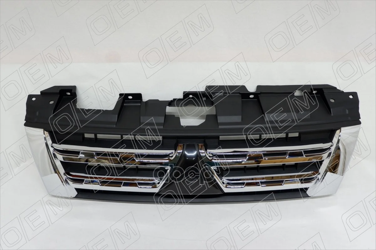 Решетка радиатора Mitsubishi Pajero 4 2011-2014 - миниатюра 3