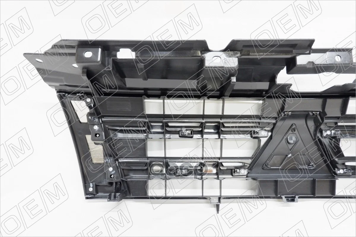 Решетка радиатора Mitsubishi Pajero 4 2011-2014 - миниатюра 5