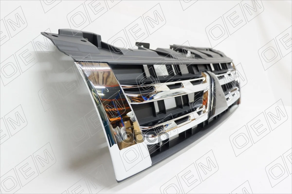 Решетка радиатора Mitsubishi Pajero 4 2011-2014 - миниатюра 7