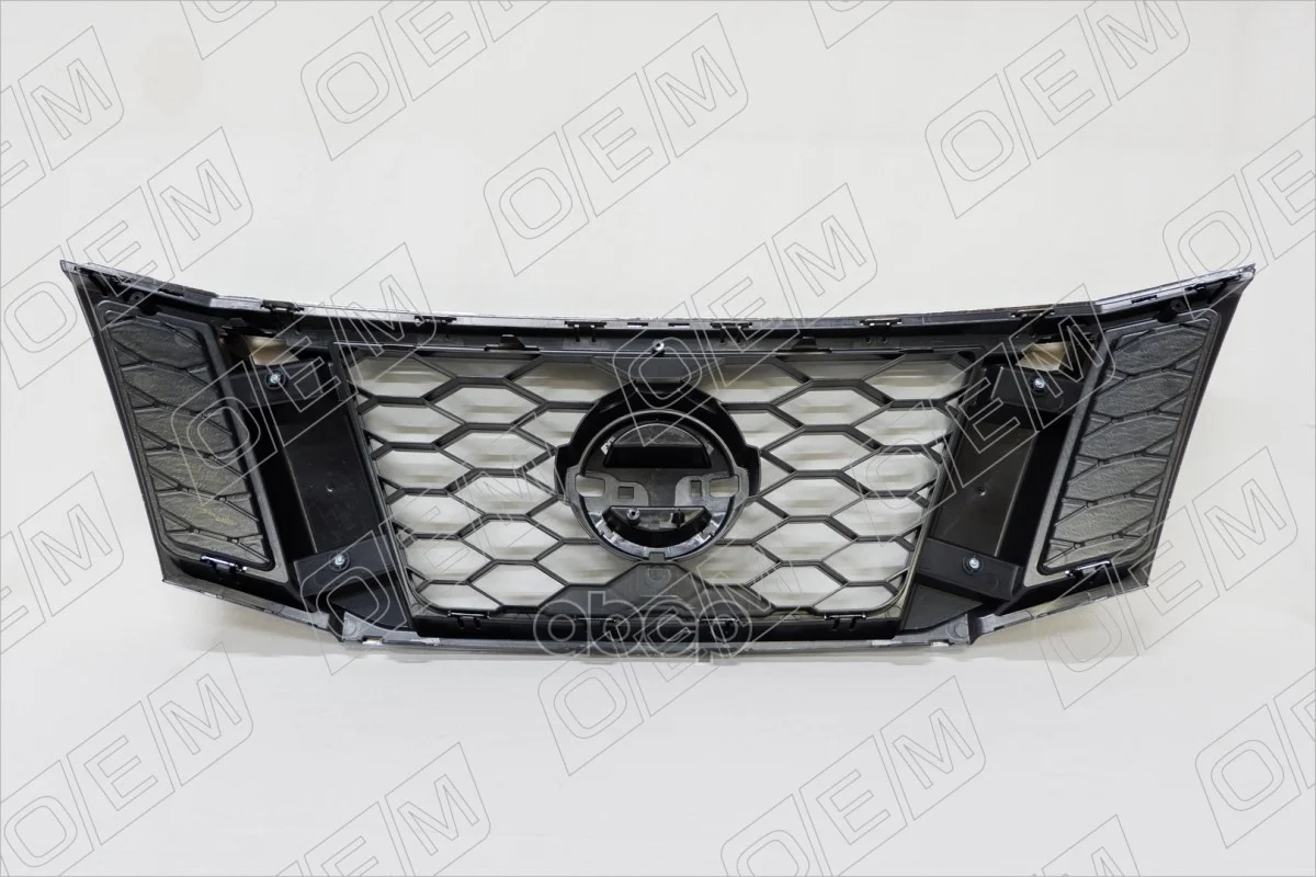 Решетка радиатора в сборе Nissan Terrano D10 - миниатюра 2