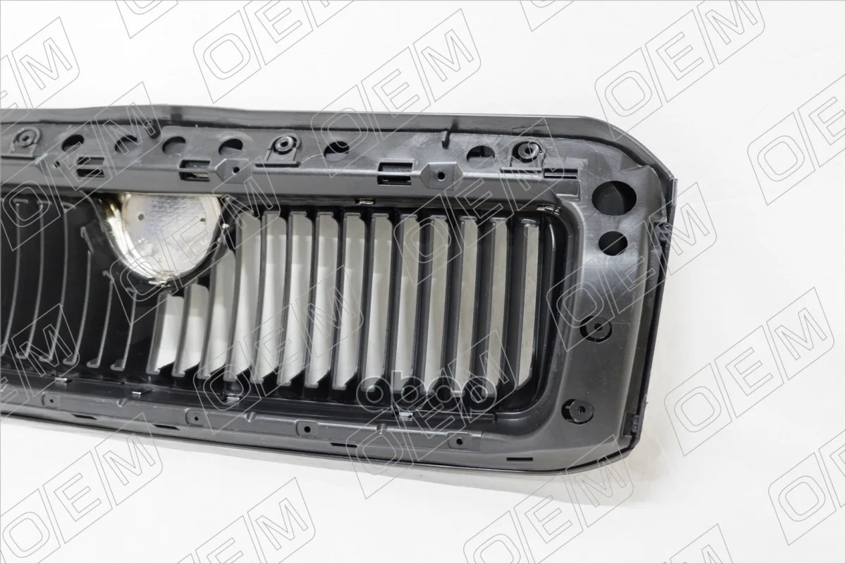 Решетка радиатора Skoda Octavia 1 A4 2000-2011 - миниатюра 3
