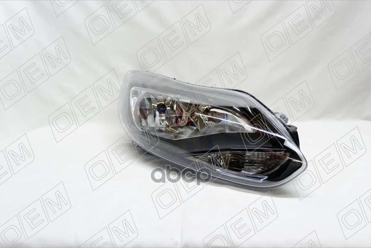 Фара правая Ford Focus 3 2011-2015, галоген, - изображение 1