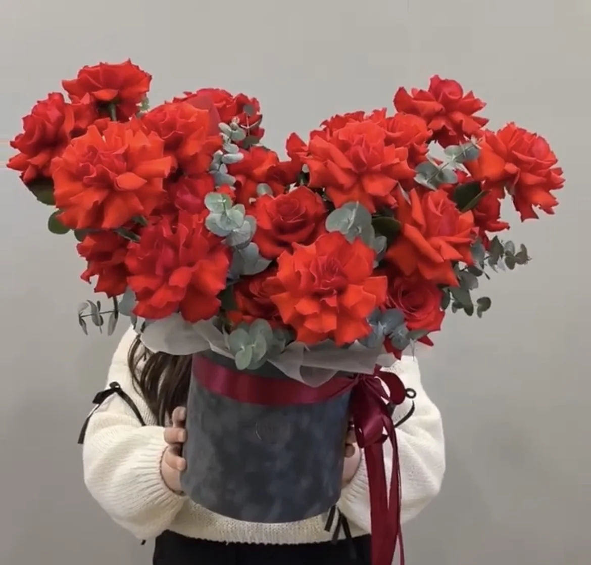Композиция из красных роз - изображение 1