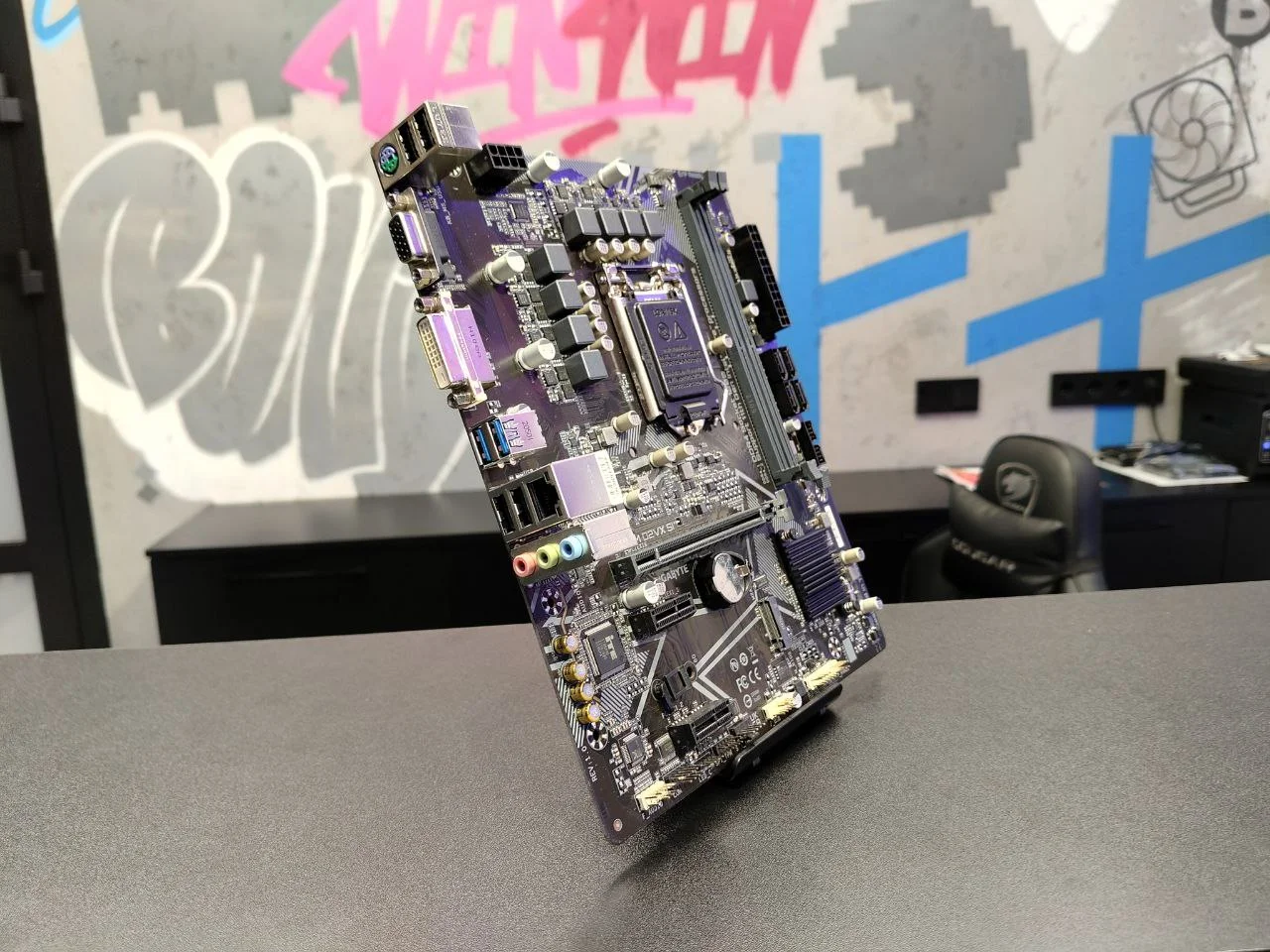 Материнская плата Gigabyte H510M D2VX SI, 1200, DDR4 новая - миниатюра 2