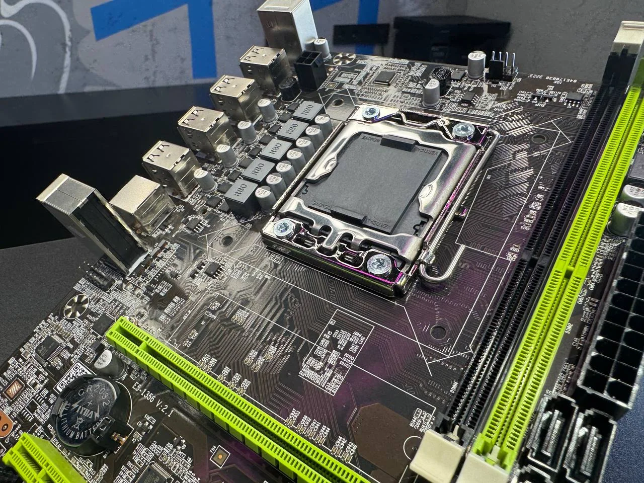 Материнская плата X79 1356 DDR3 - миниатюра 5