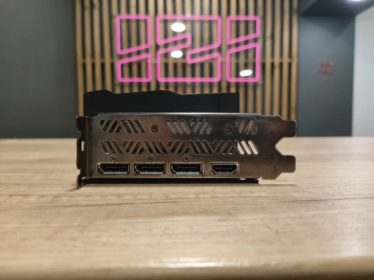 RTX 3070 8Gb Colorful Видеокарта 8+8pin - миниатюра 2