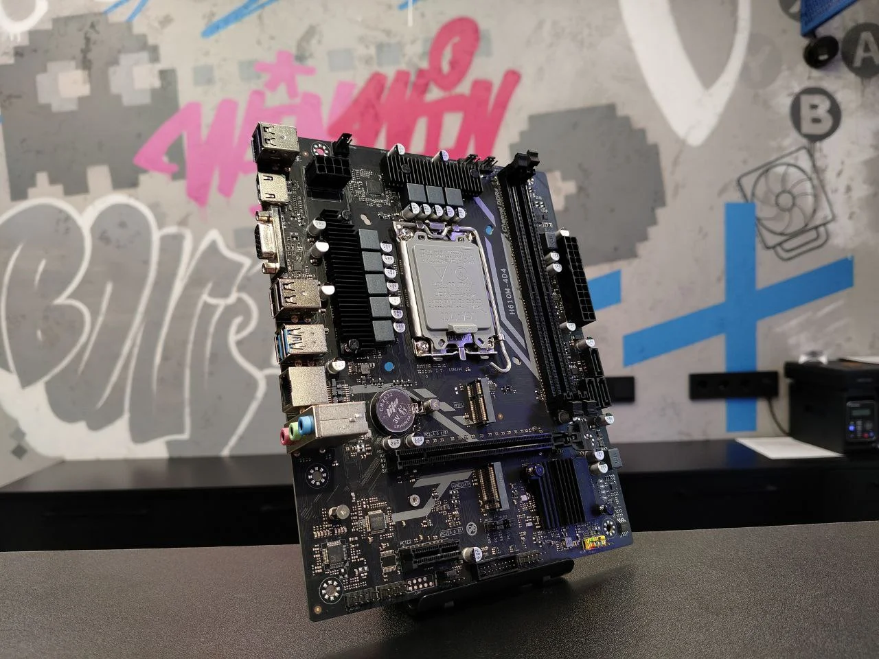 Материнская плата H610M LGA1700 DDR4 WiFi m.2 - миниатюра 2