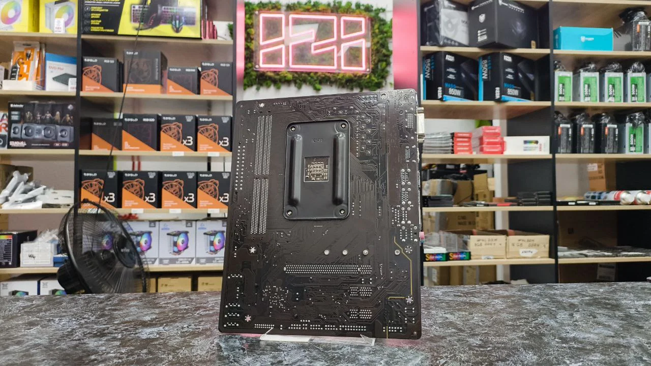 Материнская плата GIGABYTE GA-A320M-H AM4 DDR4 - миниатюра 3