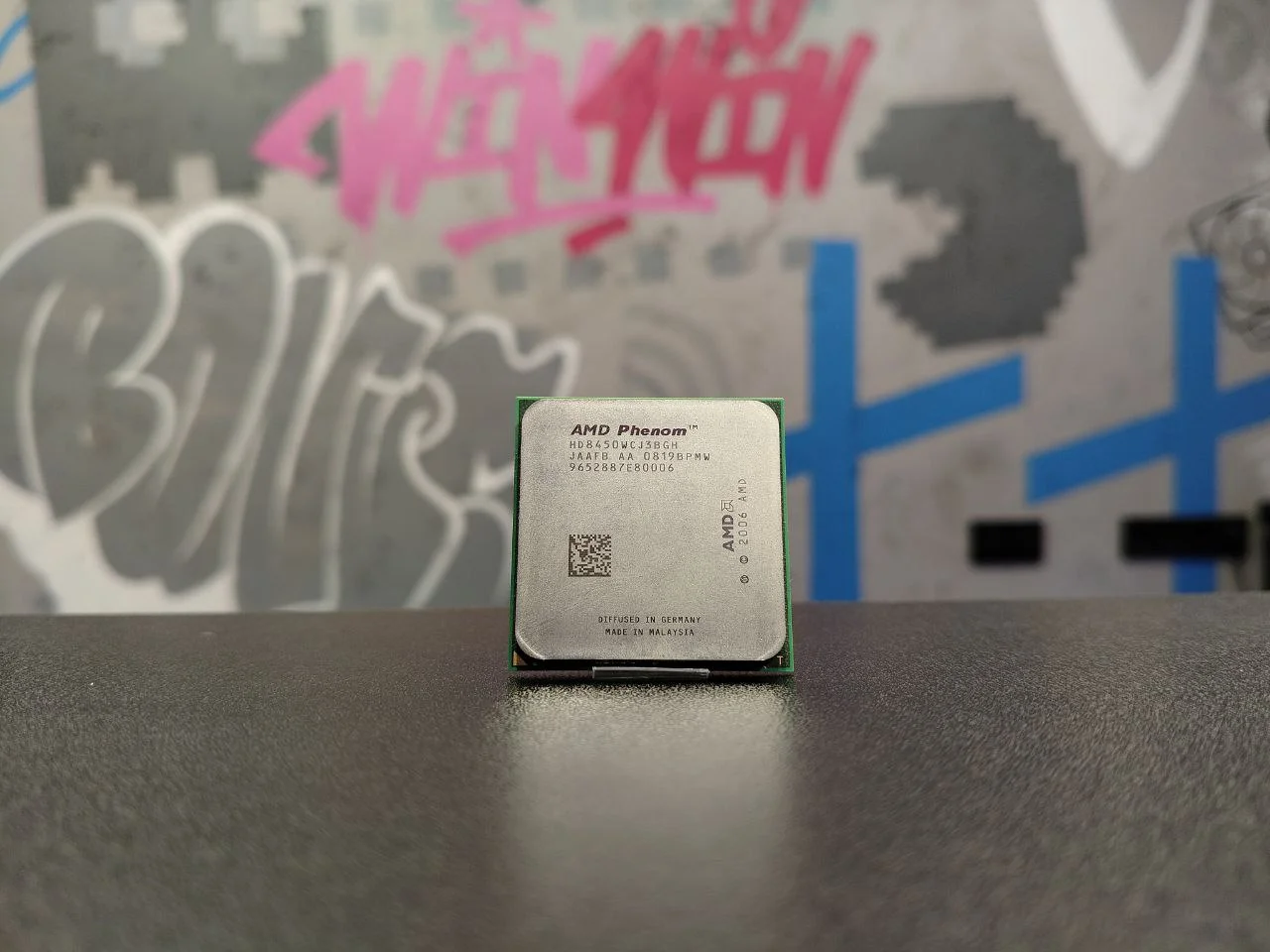 Процессор AMD Phenom X3 8450, AM2+, 2.1GHz, 3/3 - миниатюра 2