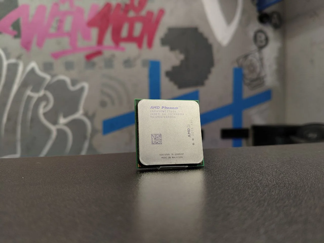 Процессор AMD Phenom X3 8450, AM2+, 2.1GHz, 3/3 - миниатюра 3