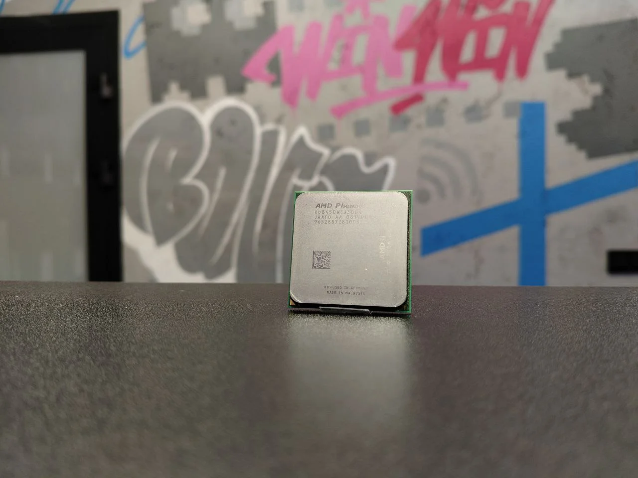 Процессор AMD Phenom X3 8450, AM2+, 2.1GHz, 3/3 - миниатюра 4